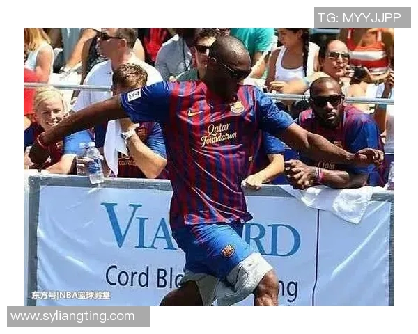 现最火足球明星背后的故事与成就揭秘 现最火足球明星背后的故事与成就揭秘