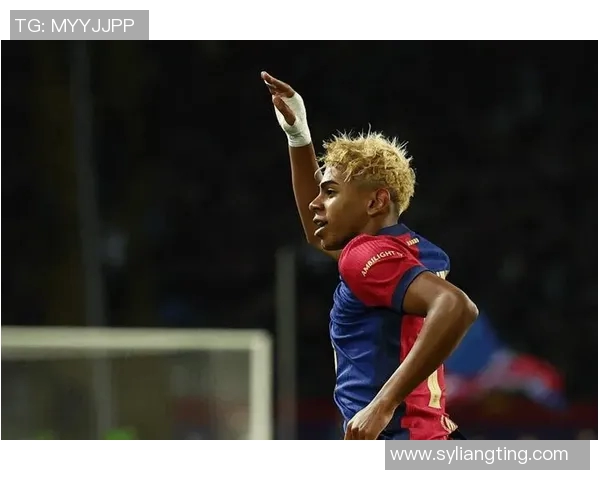 现役前锋足球明星实力排名揭晓谁将成为新一代球场之王