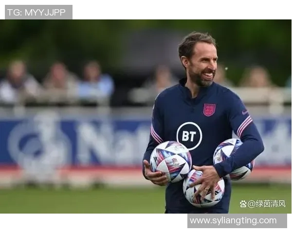 福登足球明星挂件热销让你随时随地感受绿茵魅力与激情